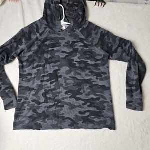 Sundry Camo Hoodie Gray medium Athletic Sweater Pullover